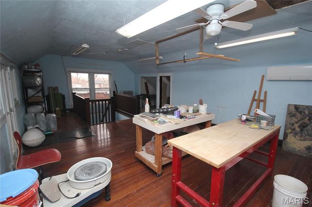 5745 Degiverville Avenue, St Louis, MO 63112