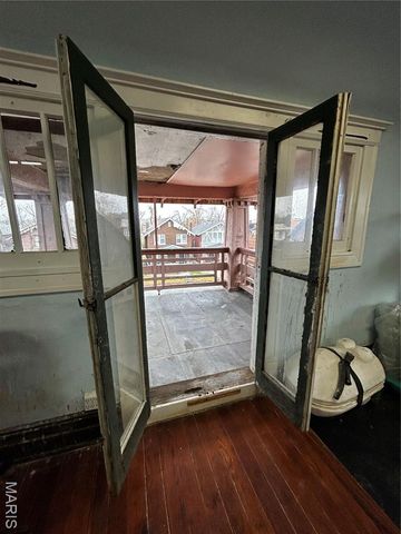 5745 Degiverville Avenue, St Louis, MO 63112