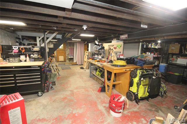 5745 Degiverville Avenue, St Louis, MO 63112