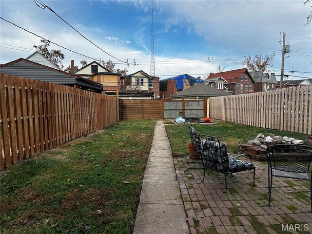 5745 Degiverville Avenue, St Louis, MO 63112