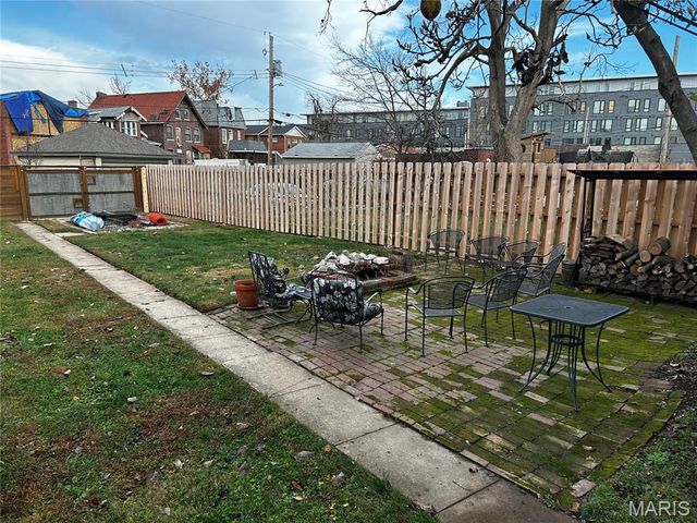 5745 Degiverville Avenue, St Louis, MO 63112