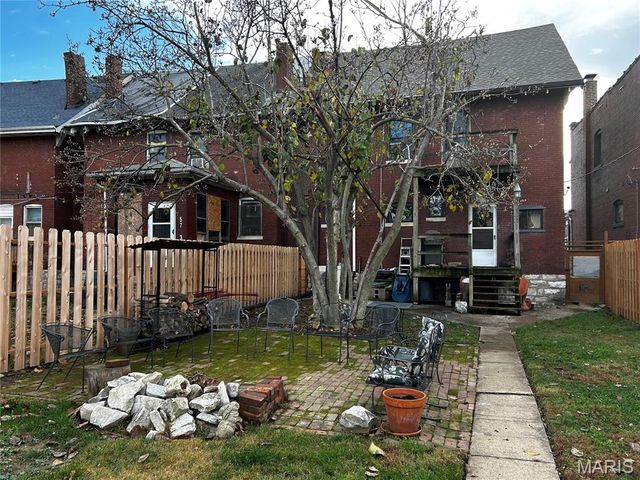 5745 Degiverville Avenue, St Louis, MO 63112