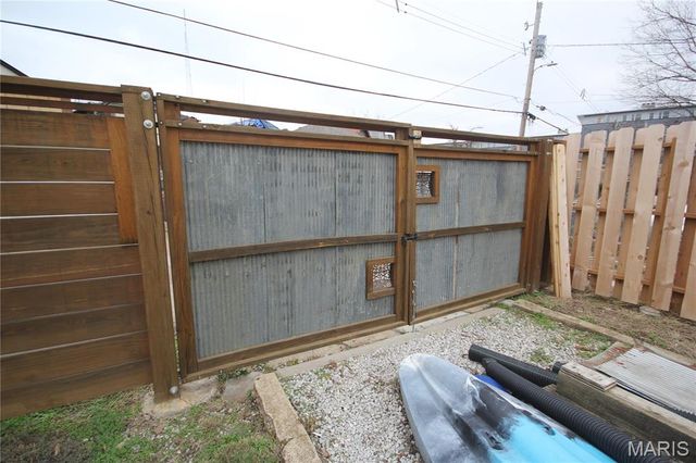 5745 Degiverville Avenue, St Louis, MO 63112