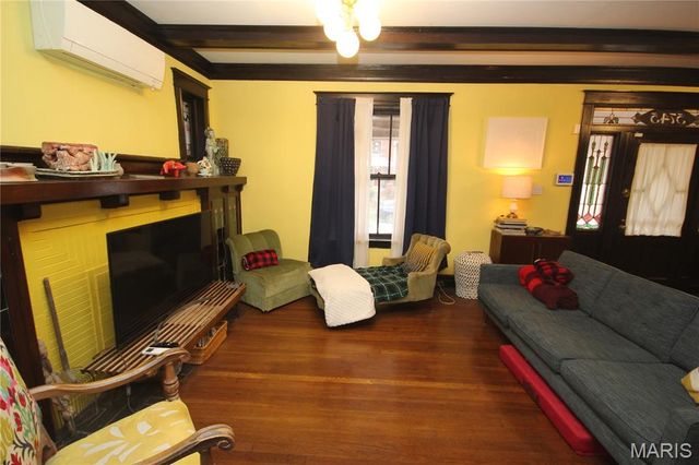 5745 Degiverville Avenue, St Louis, MO 63112