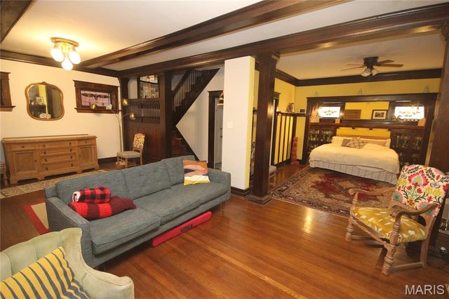 5745 Degiverville Avenue, St Louis, MO 63112