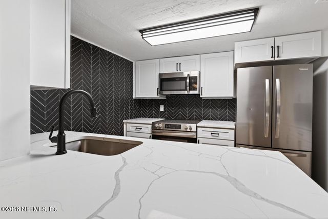 2866 WONDERWOOD Lane, Jacksonville, FL 32233