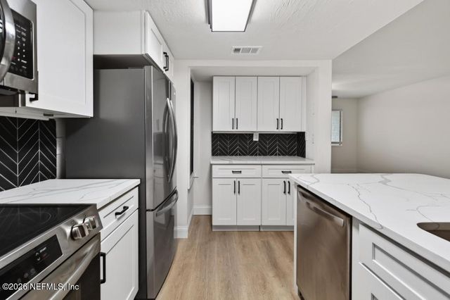 2866 WONDERWOOD Lane, Jacksonville, FL 32233