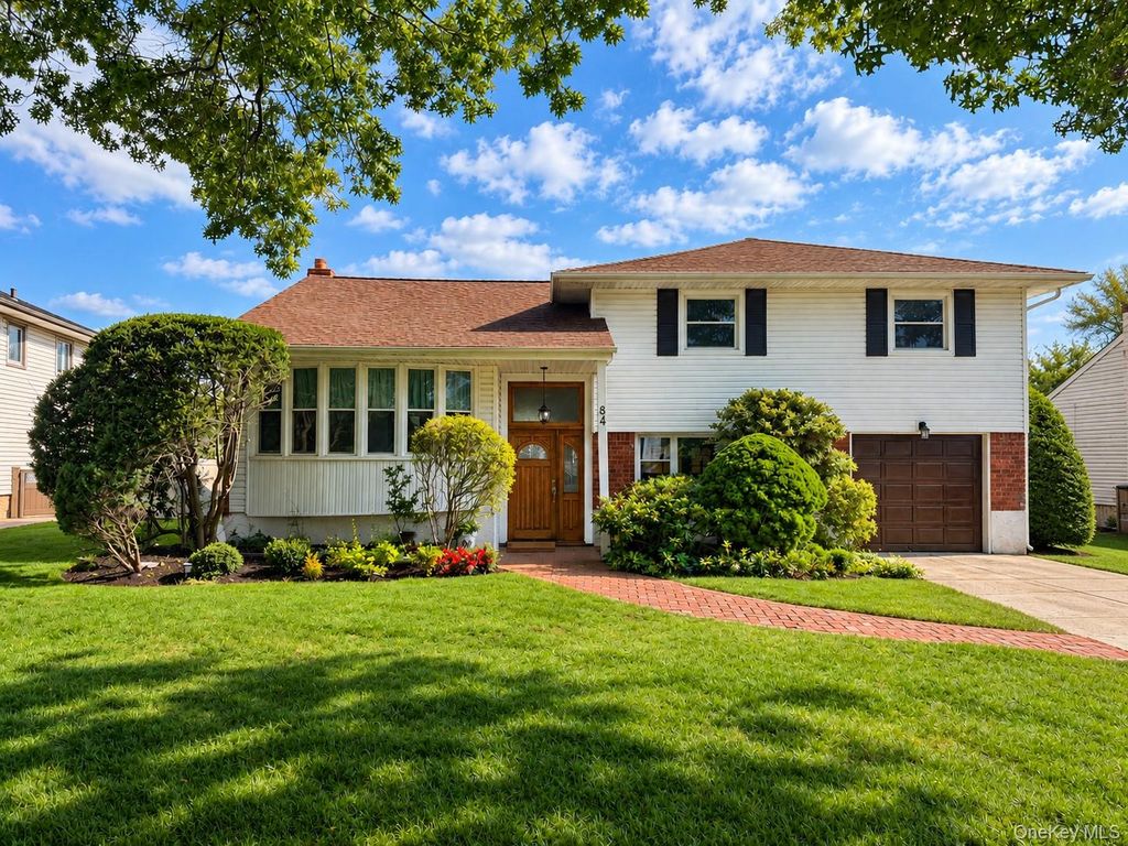 84 Robby Lane, Manhasset Hills, NY 11040 — exterior