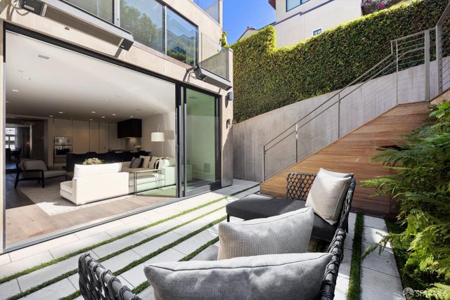 2881 Vallejo Street, San Francisco, CA 94123