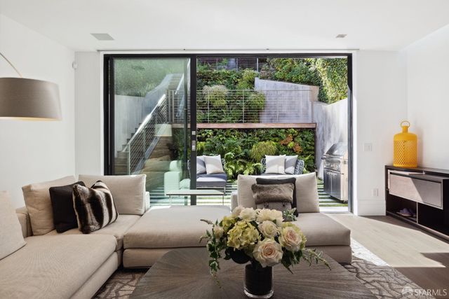 2881 Vallejo Street, San Francisco, CA 94123