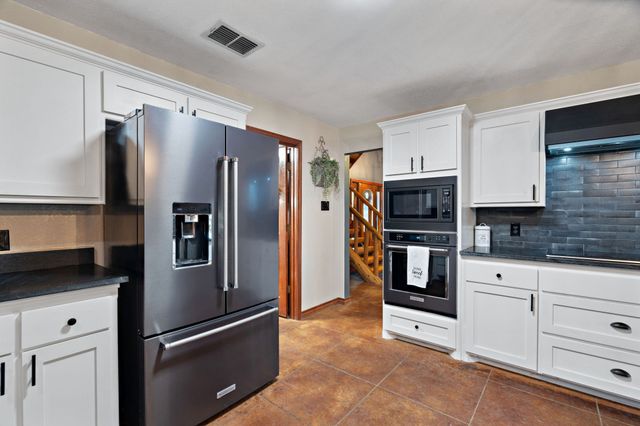 1206 Sierra Vista Drive, Granbury, TX 76048