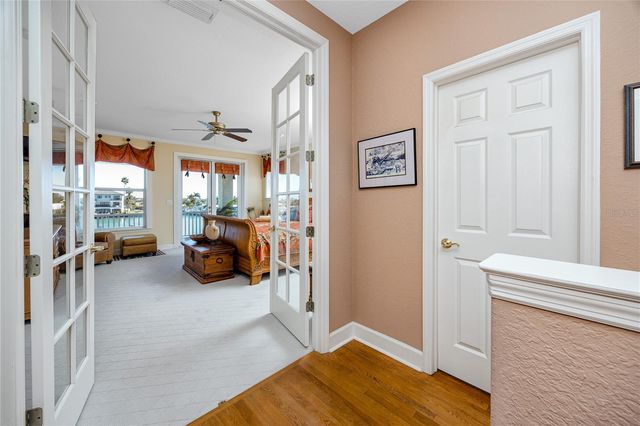 11145 3RD STREET E, Treasure Island, FL 33706