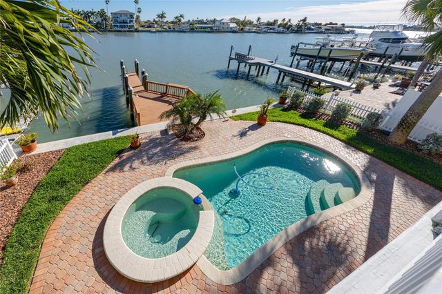 11145 3RD STREET E, Treasure Island, FL 33706