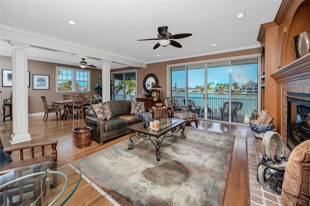 11145 3RD STREET E, Treasure Island, FL 33706