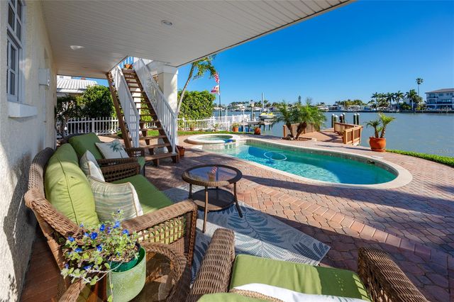 11145 3RD STREET E, Treasure Island, FL 33706