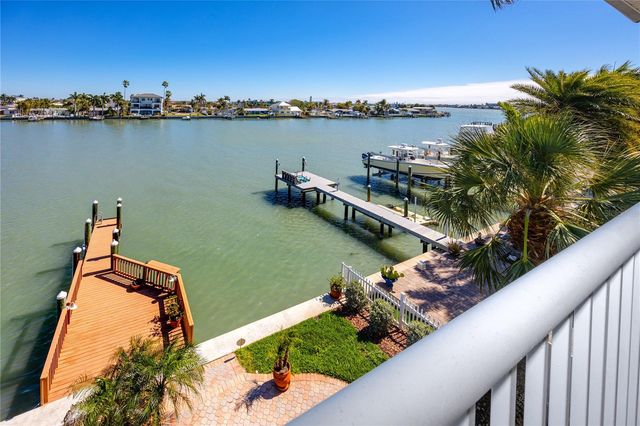 11145 3RD STREET E, Treasure Island, FL 33706