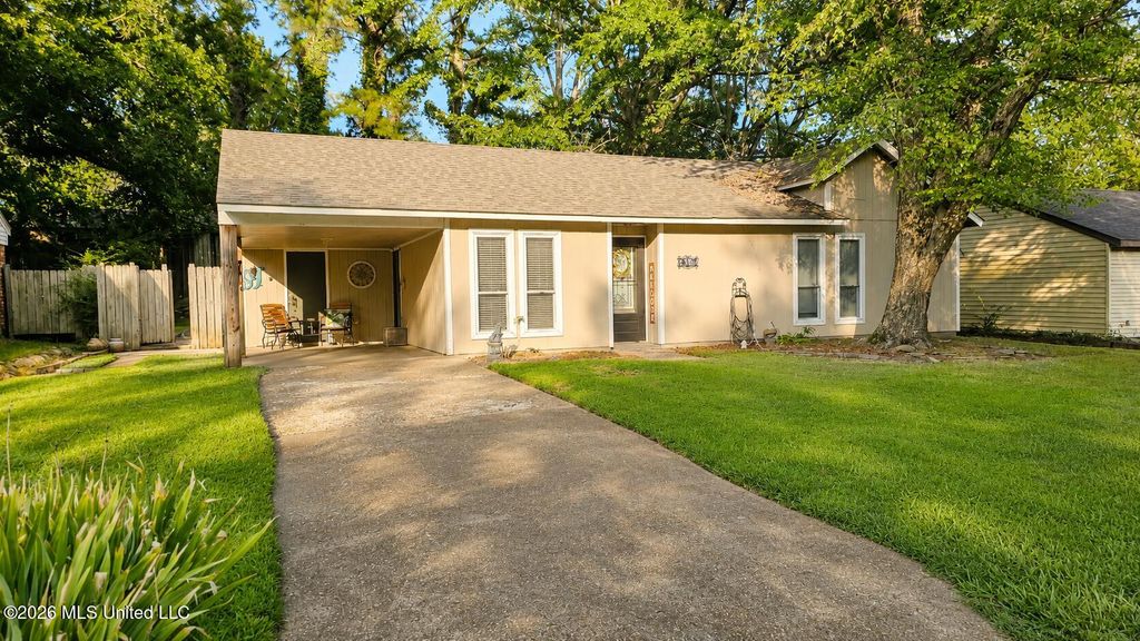 8312 Greenbrook Parkway, Southaven, MS 38671
