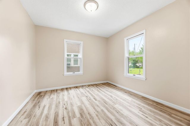 706 Oliver Avenue N, Minneapolis, MN 55411