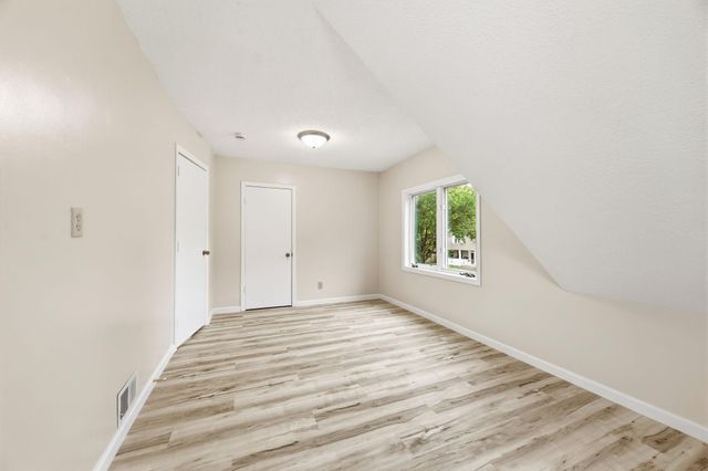 706 Oliver Avenue N, Minneapolis, MN 55411