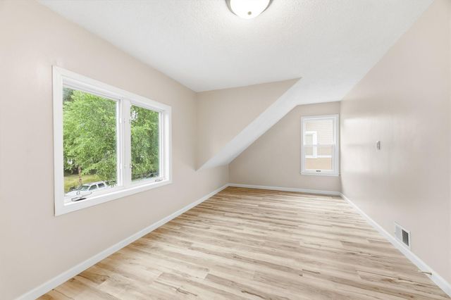 706 Oliver Avenue N, Minneapolis, MN 55411