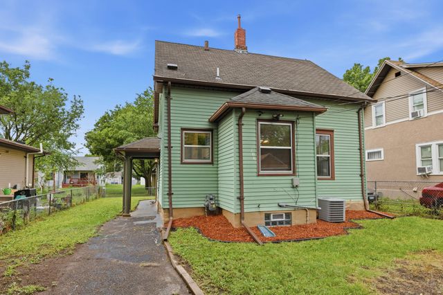706 Oliver Avenue N, Minneapolis, MN 55411