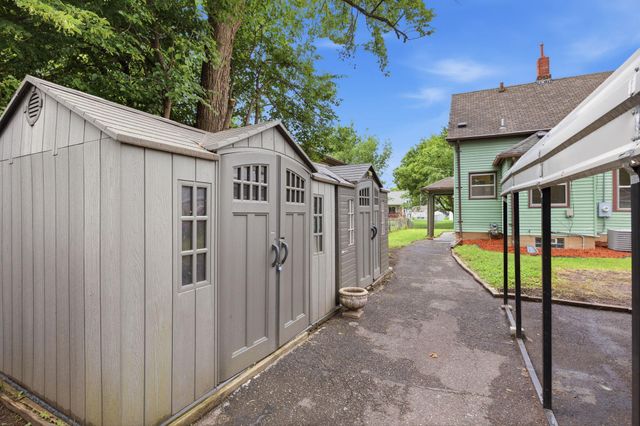 706 Oliver Avenue N, Minneapolis, MN 55411