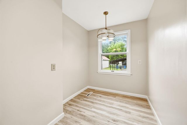 706 Oliver Avenue N, Minneapolis, MN 55411