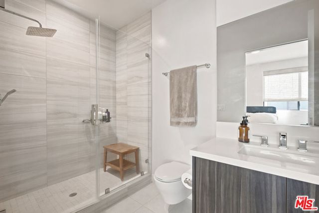 6716 N Royce Lane, Van Nuys, CA 91411