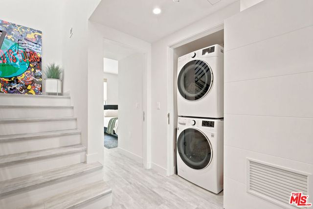 6716 N Royce Lane, Van Nuys, CA 91411