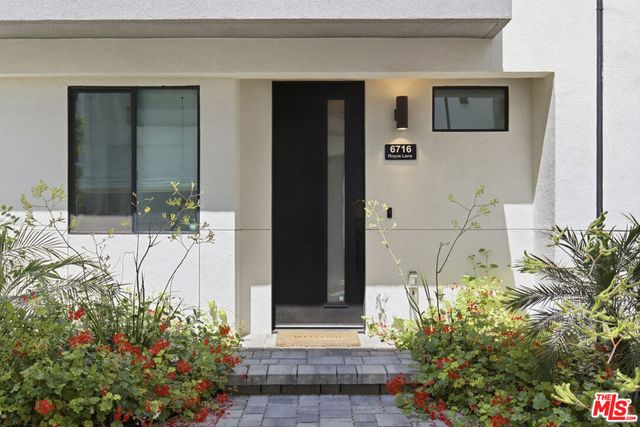 6716 N Royce Lane, Van Nuys, CA 91411