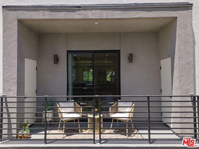 6716 N Royce Lane, Van Nuys, CA 91411