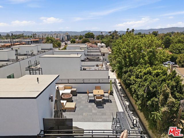6716 N Royce Lane, Van Nuys, CA 91411