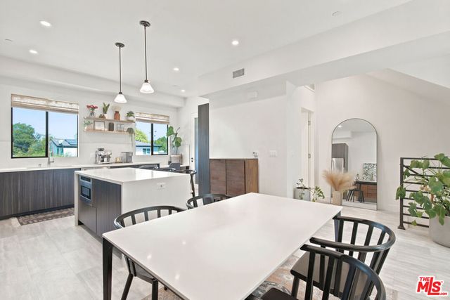 6716 N Royce Lane, Van Nuys, CA 91411