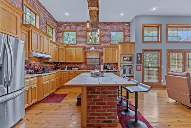 900 E Welch Street, Nixa, MO 65714