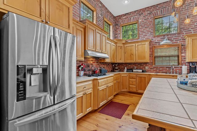 900 E Welch Street, Nixa, MO 65714