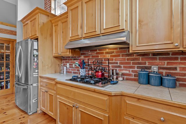 900 E Welch Street, Nixa, MO 65714