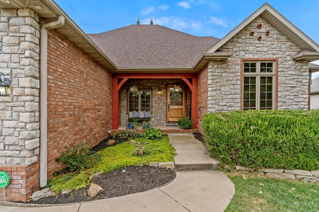 900 E Welch Street, Nixa, MO 65714