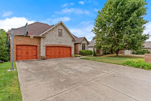 900 E Welch Street, Nixa, MO 65714