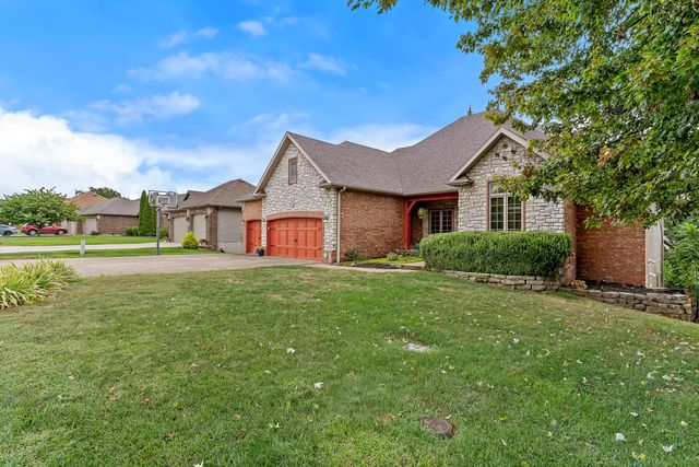 900 E Welch Street, Nixa, MO 65714