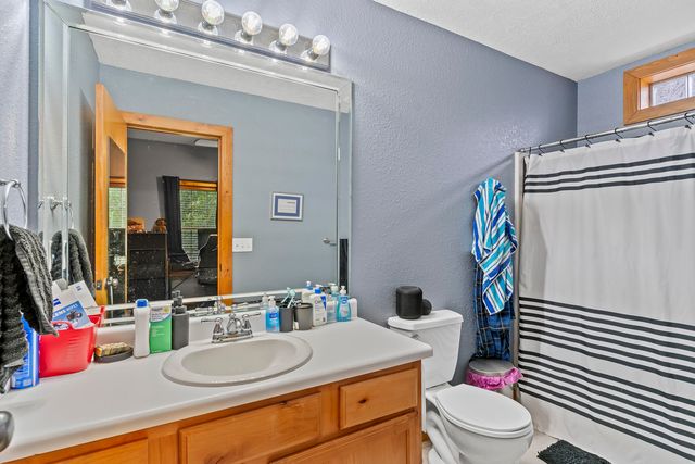 900 E Welch Street, Nixa, MO 65714