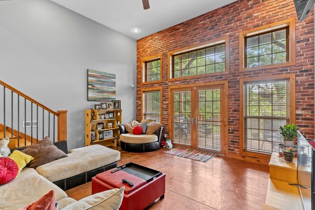 900 E Welch Street, Nixa, MO 65714