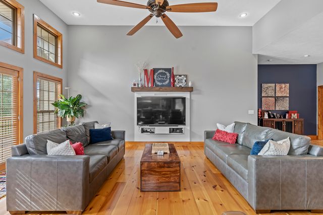900 E Welch Street, Nixa, MO 65714