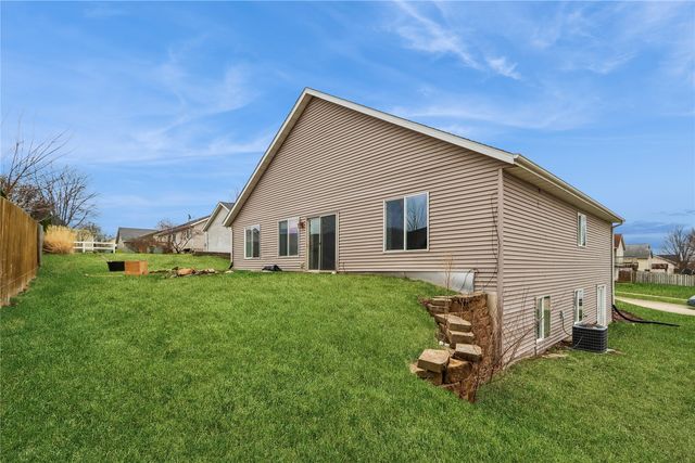 436 Maddie Ln, Tiffin, IA 52340