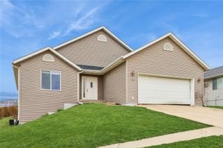436 Maddie Ln, Tiffin, IA 52340