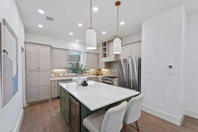 5407 Dickson Street, Houston, TX 77007