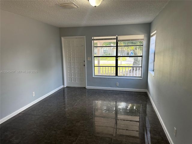 820 NW 4th Ave, Fort Lauderdale, FL 33311