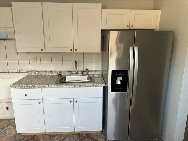 820 NW 4th Ave, Fort Lauderdale, FL 33311