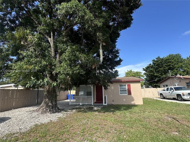 820 NW 4th Ave, Fort Lauderdale, FL 33311
