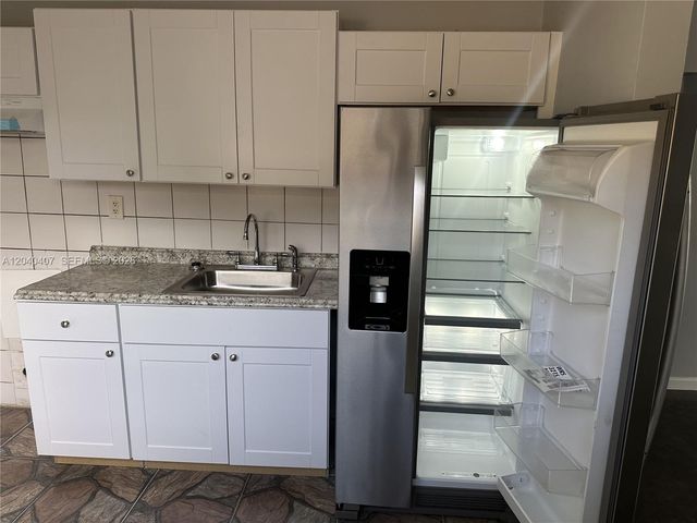 820 NW 4th Ave, Fort Lauderdale, FL 33311