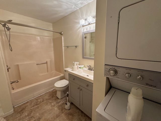 432 South St Apt C10, Bennington, VT 05201